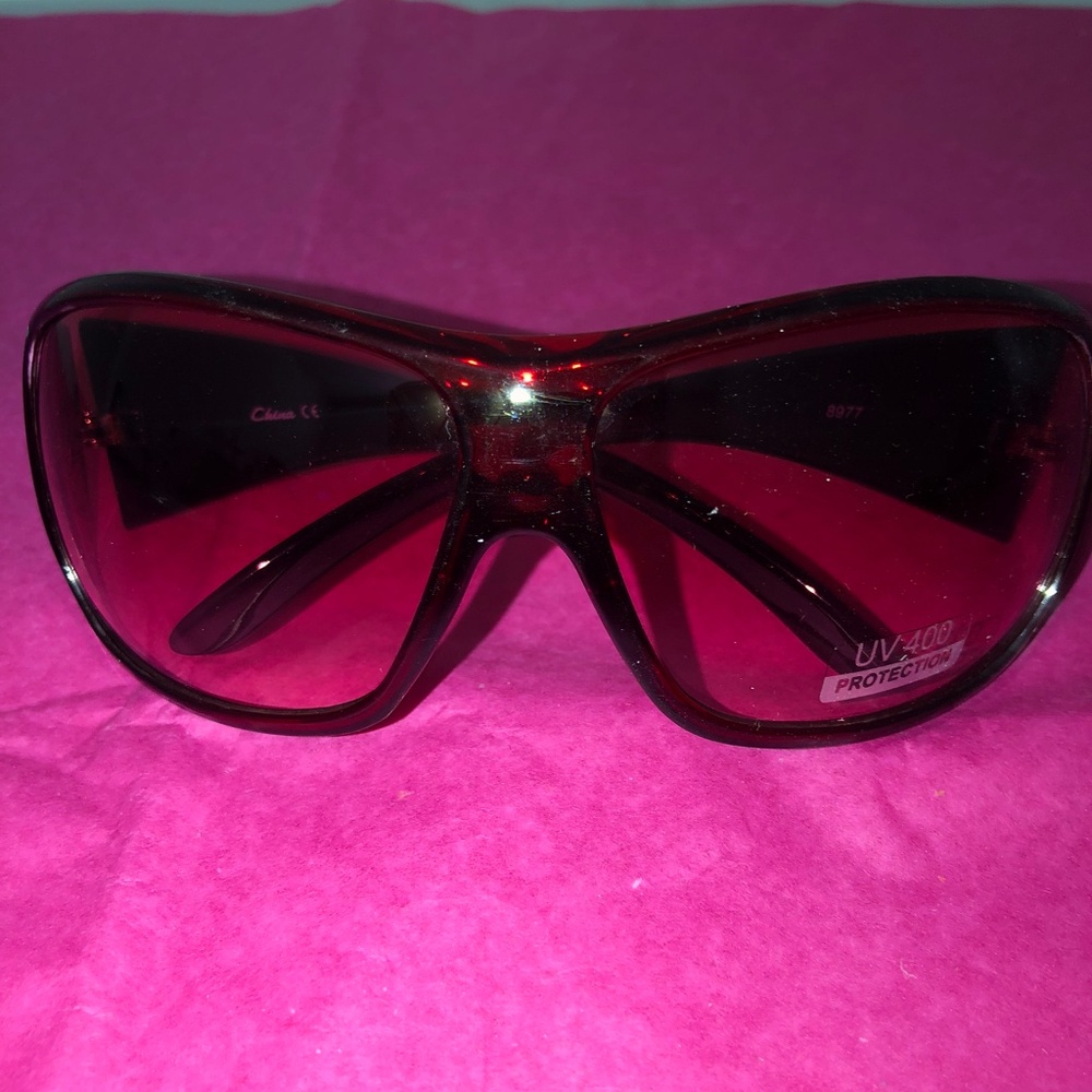 *** NEW *** Rhinestone Accent Modern Sunglasses